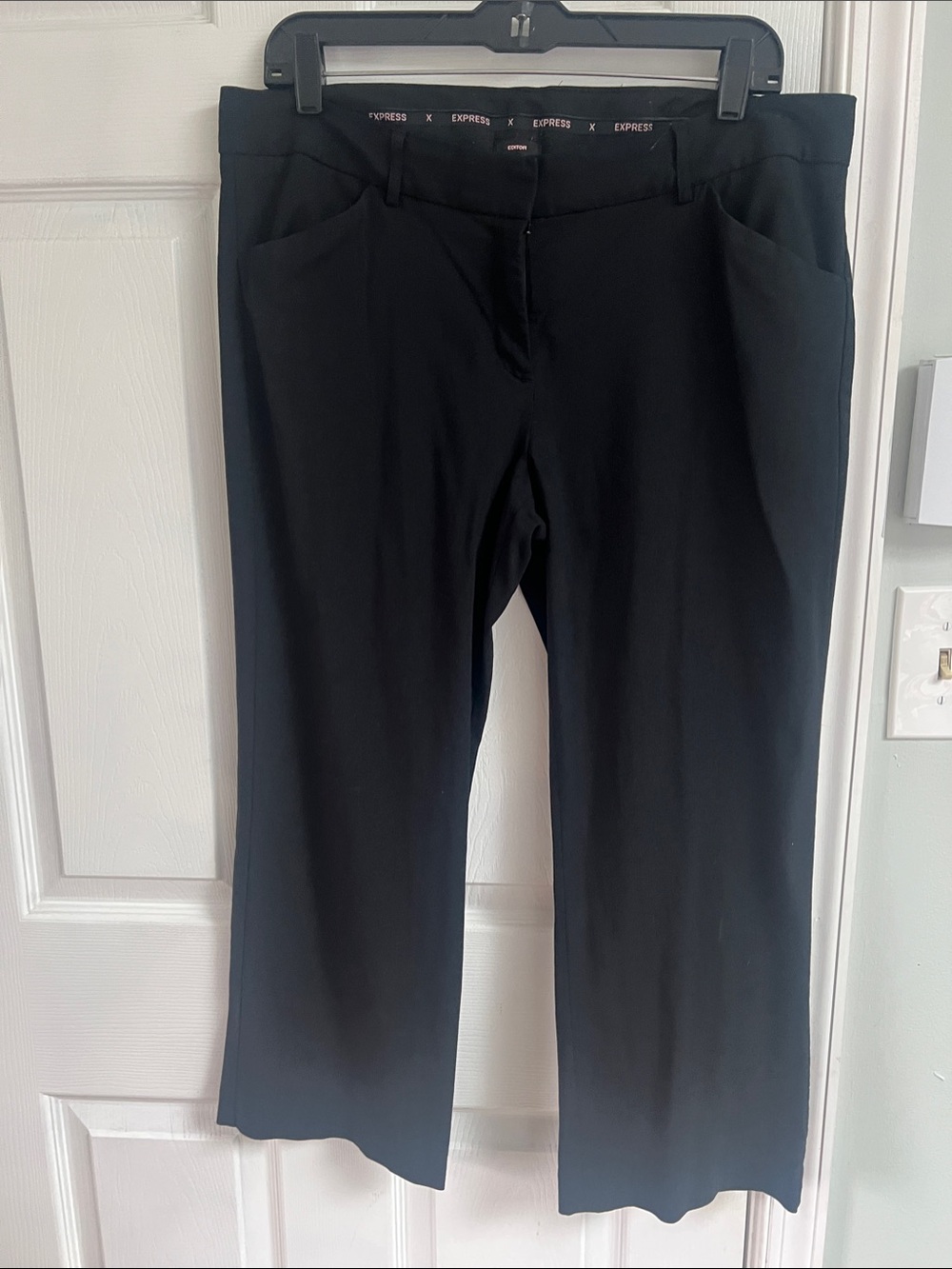 Express Wide Leg Black cropped low rise Dress Pants